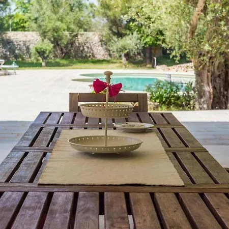 Sleeps 6 Pool Air Con Wifi Vignacastrisi